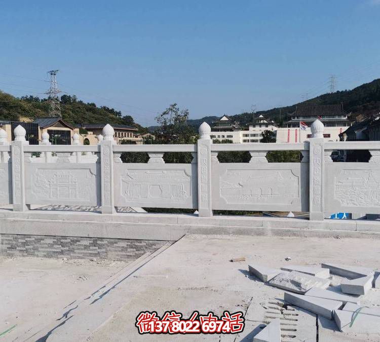 精美大理石雕塑，飾以圍欄的戶(hù)外河道裝飾