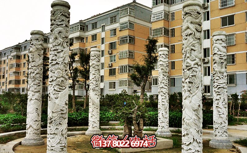 精美大理石浮雕龍柱，裝點(diǎn)小區(qū)花園