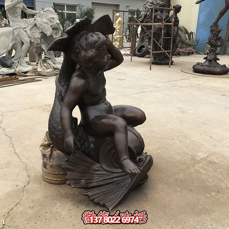 創(chuàng)意銅雕魚坐椅，讓兒童享受景觀之美