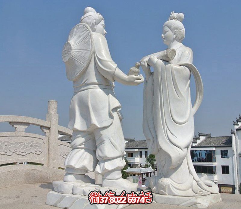 古代牛郎織女石雕，擺放于花園廣場，帶來漢白玉般的浪漫氣息